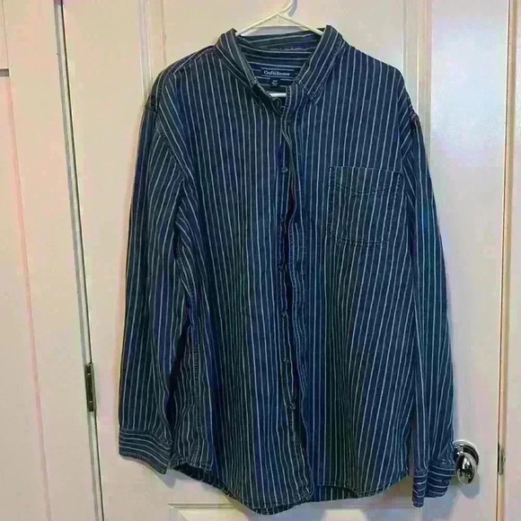 Big and tall croft and borrow men’s XL tall blue w/white vertical stripes. - Picture 1 of 5